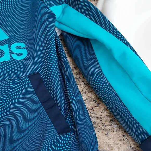 Boy's Adidas Set - Picture 2 of 6